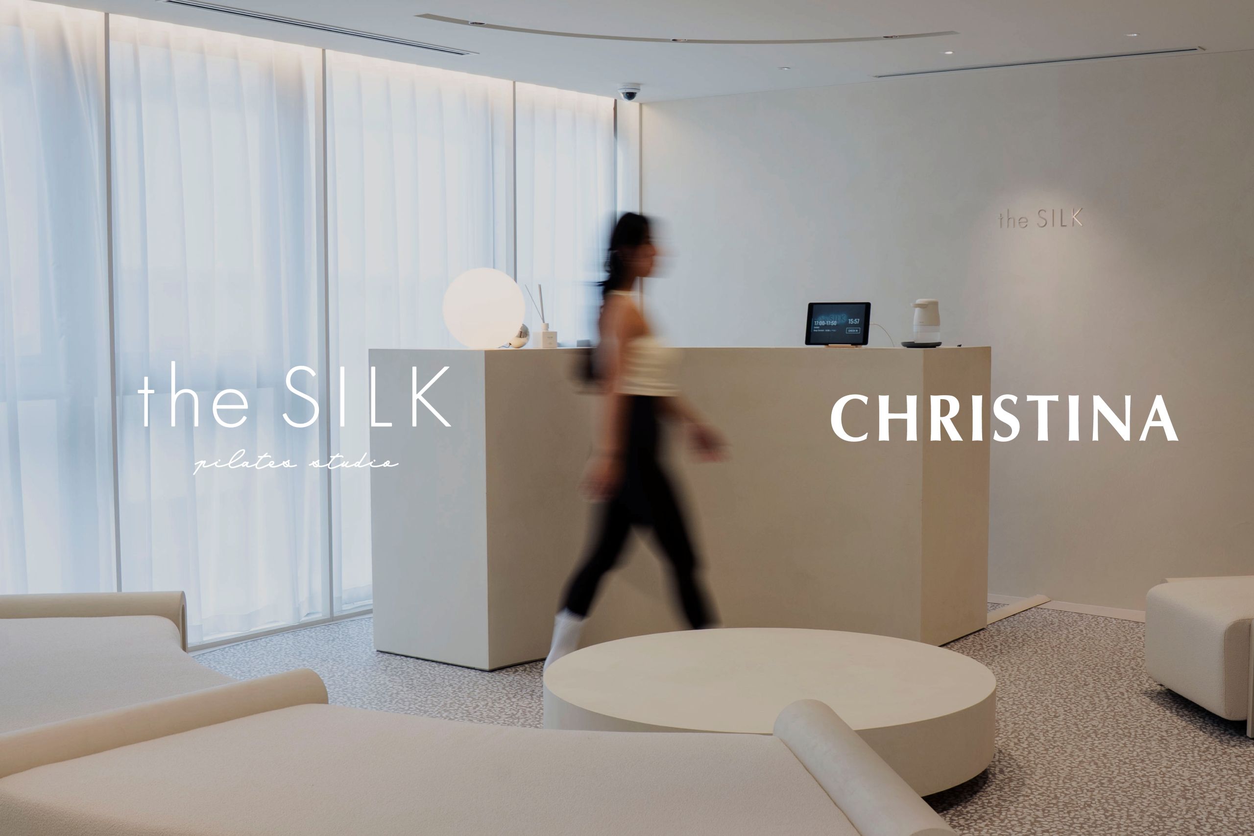 Born vitaパウダールームとCHRISTINAのコラボレーションビジュアル